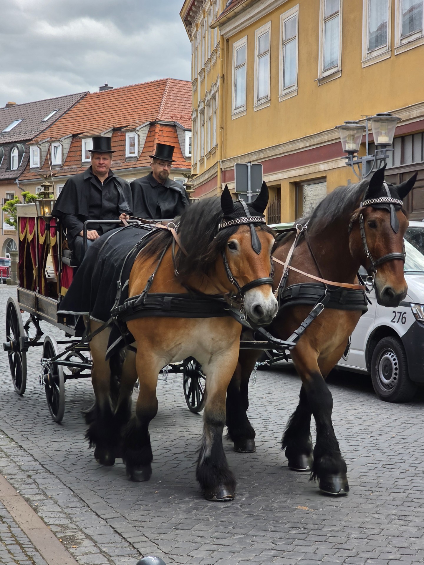 Die Trauerkutsche für einen würdevollen Abschied Individuelle Bestattungen mit der Trauerkutsche